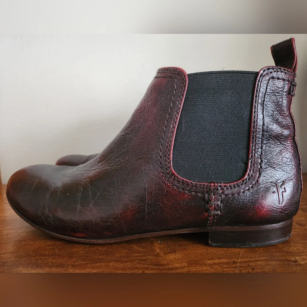 Frye Jillian Chelsea Leather Ankle Booties Size 6M